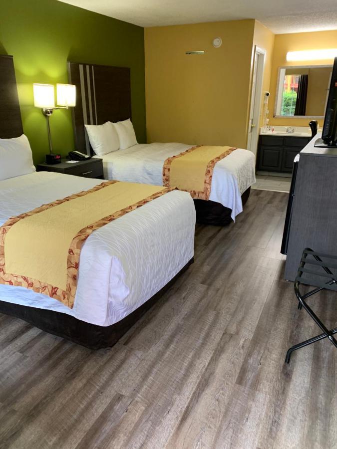 Baymont By Wyndham Selma Hotel Bagian luar foto