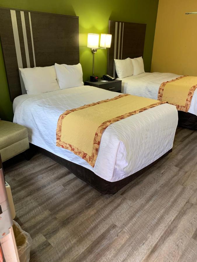 Baymont By Wyndham Selma Hotel Bagian luar foto