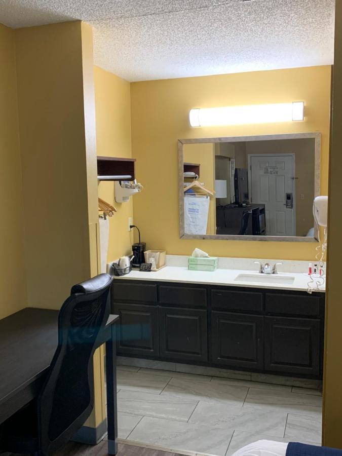 Baymont By Wyndham Selma Hotel Bagian luar foto