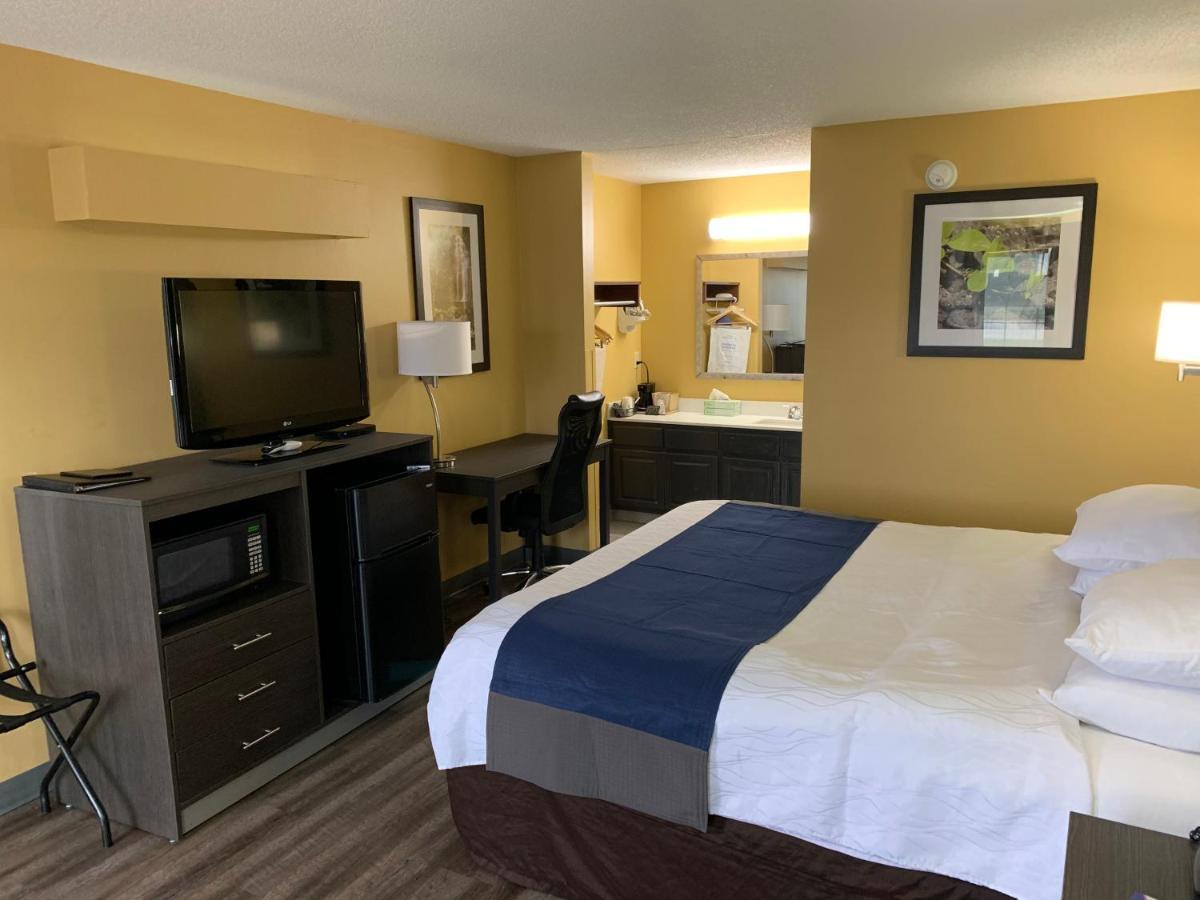Baymont By Wyndham Selma Hotel Bagian luar foto