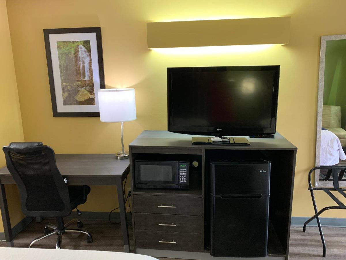 Baymont By Wyndham Selma Hotel Bagian luar foto