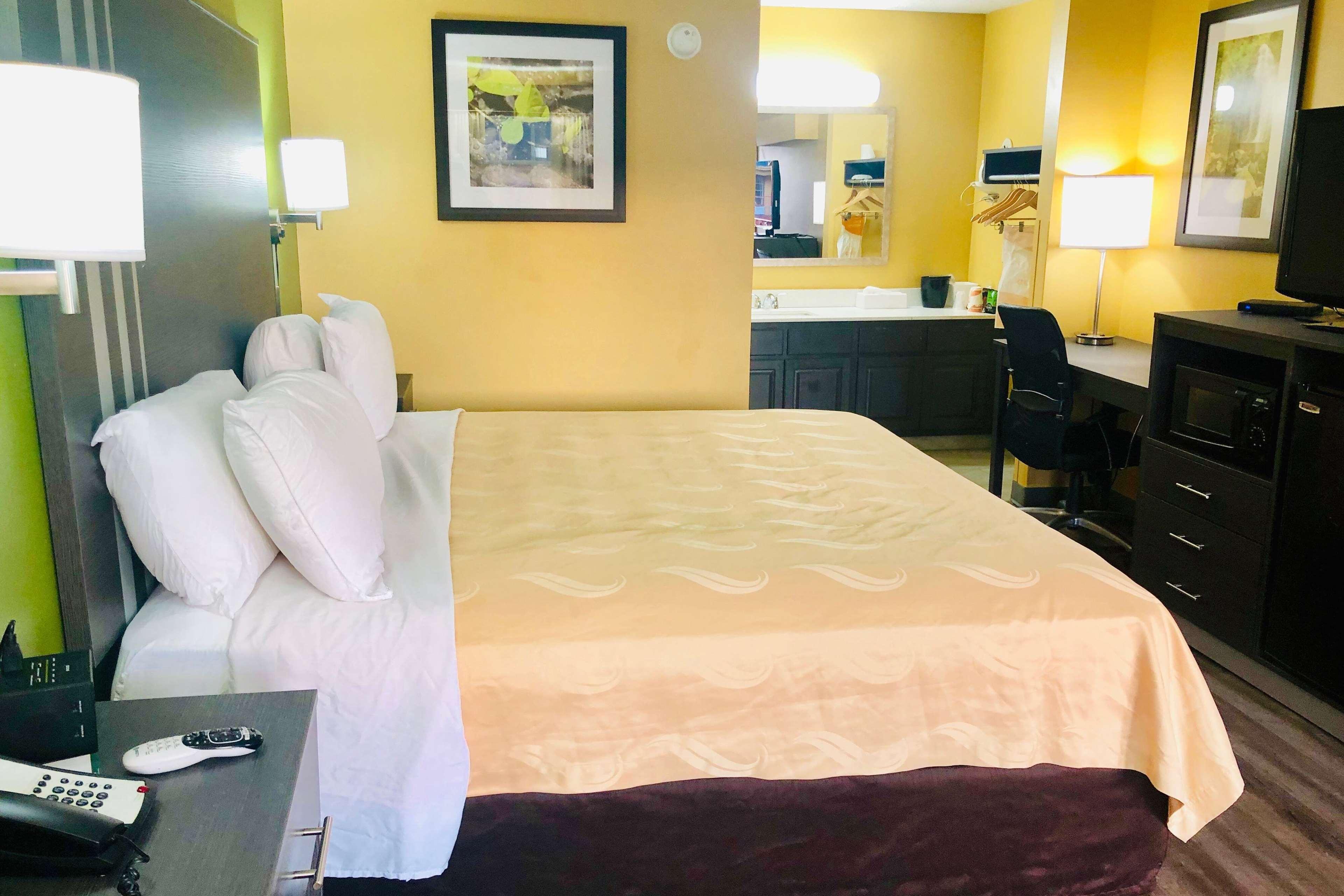 Baymont By Wyndham Selma Hotel Bagian luar foto