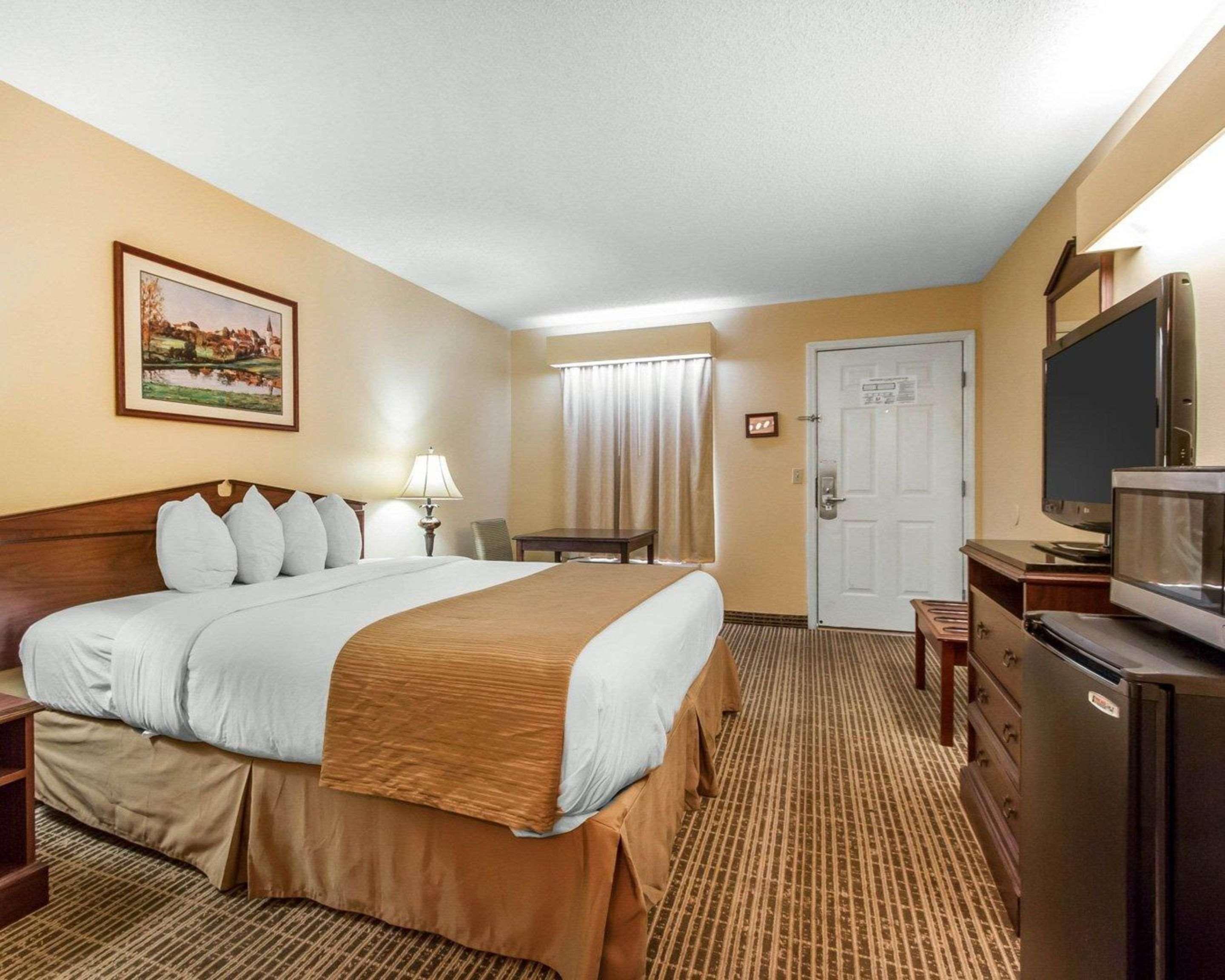Baymont By Wyndham Selma Hotel Bagian luar foto