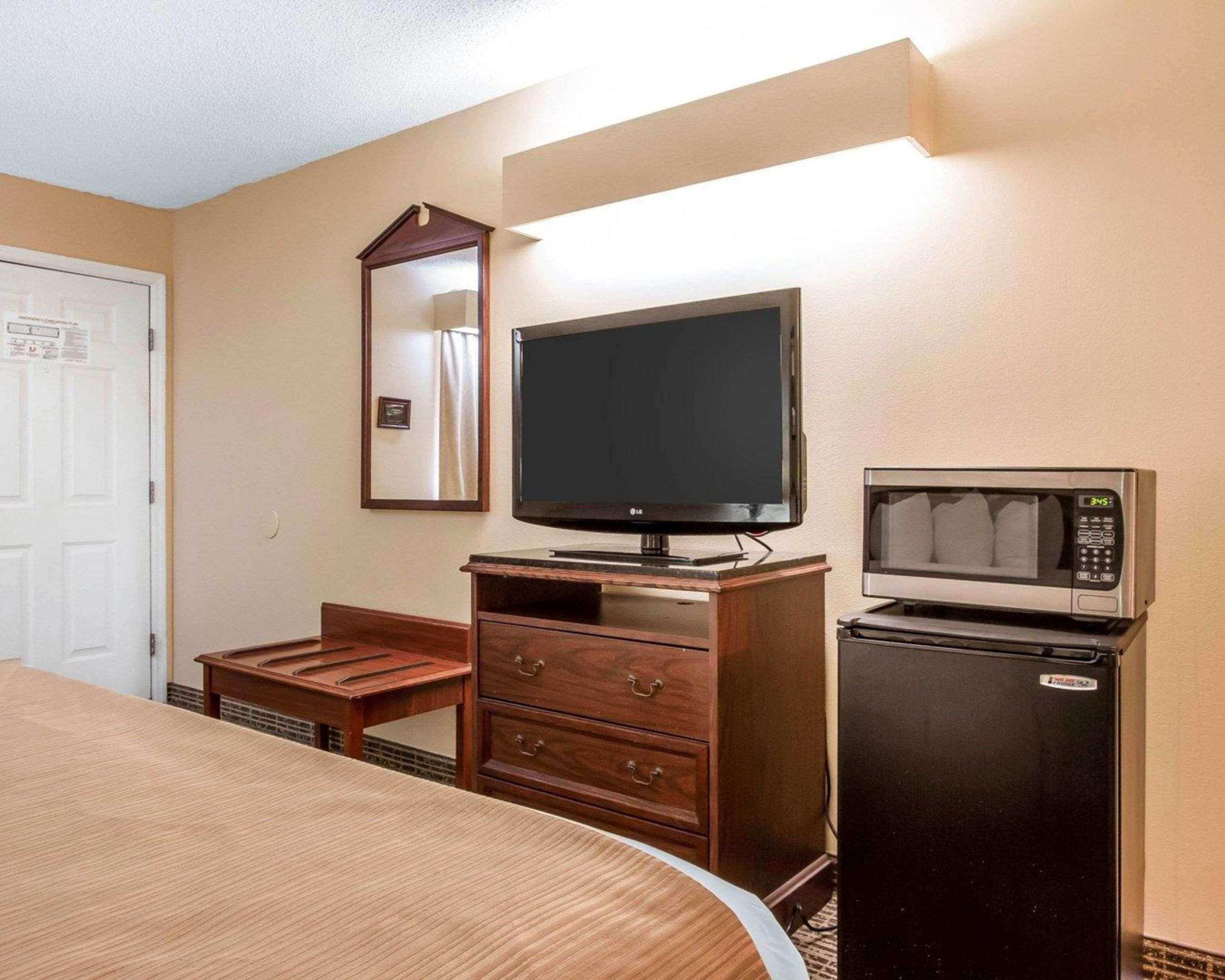 Baymont By Wyndham Selma Hotel Bagian luar foto