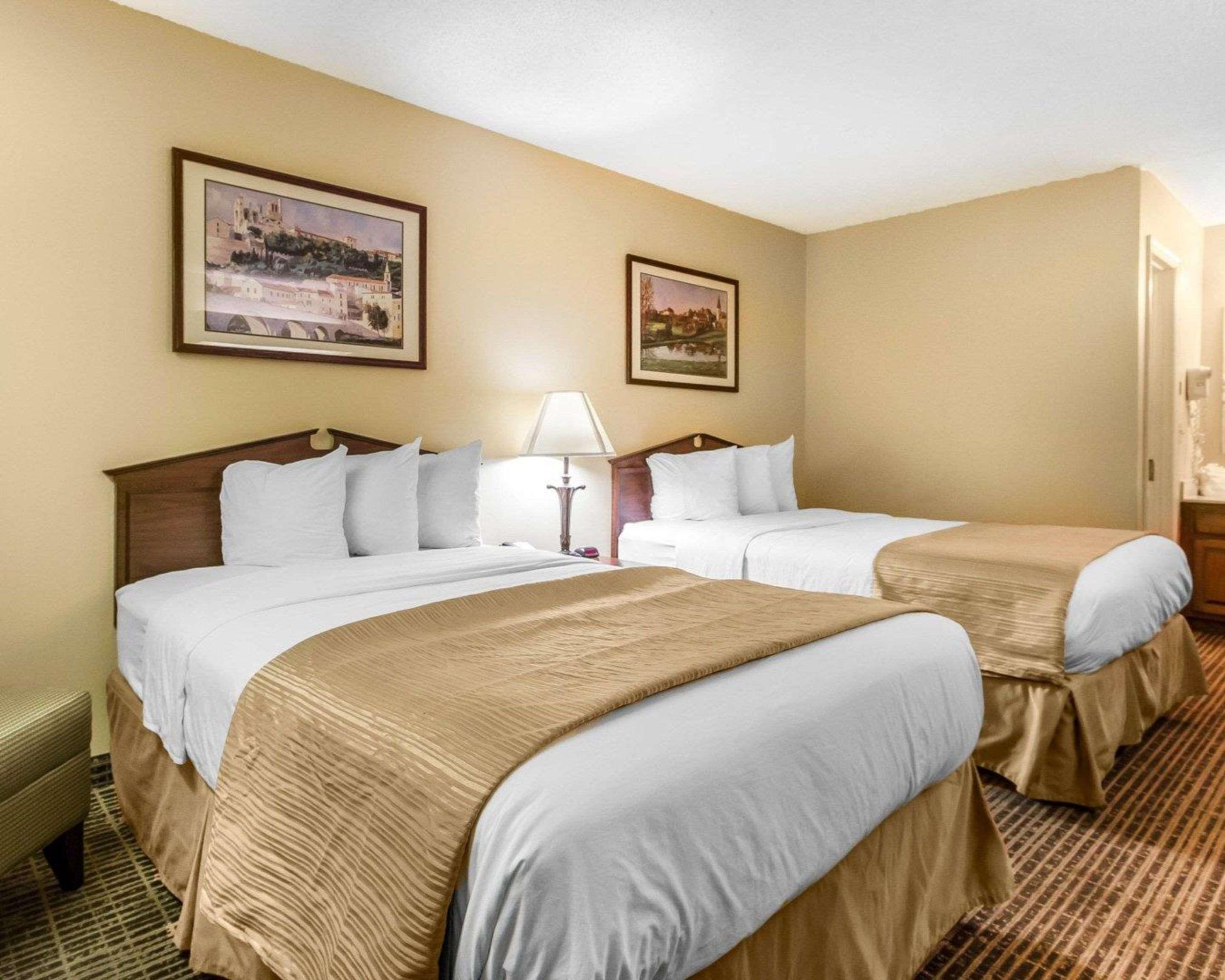 Baymont By Wyndham Selma Hotel Bagian luar foto