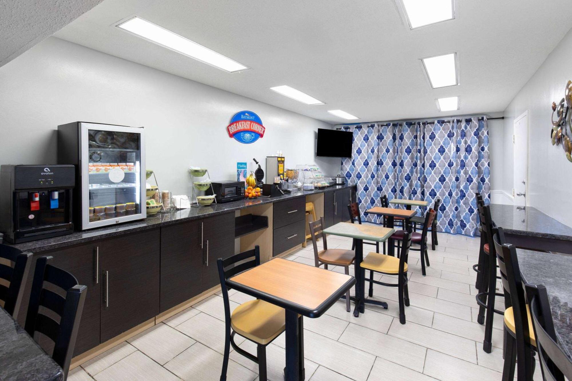 Baymont By Wyndham Selma Hotel Bagian luar foto