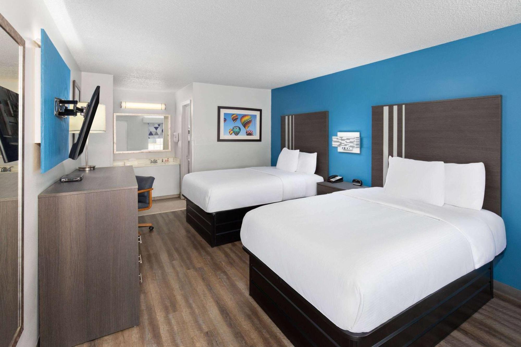 Baymont By Wyndham Selma Hotel Bagian luar foto