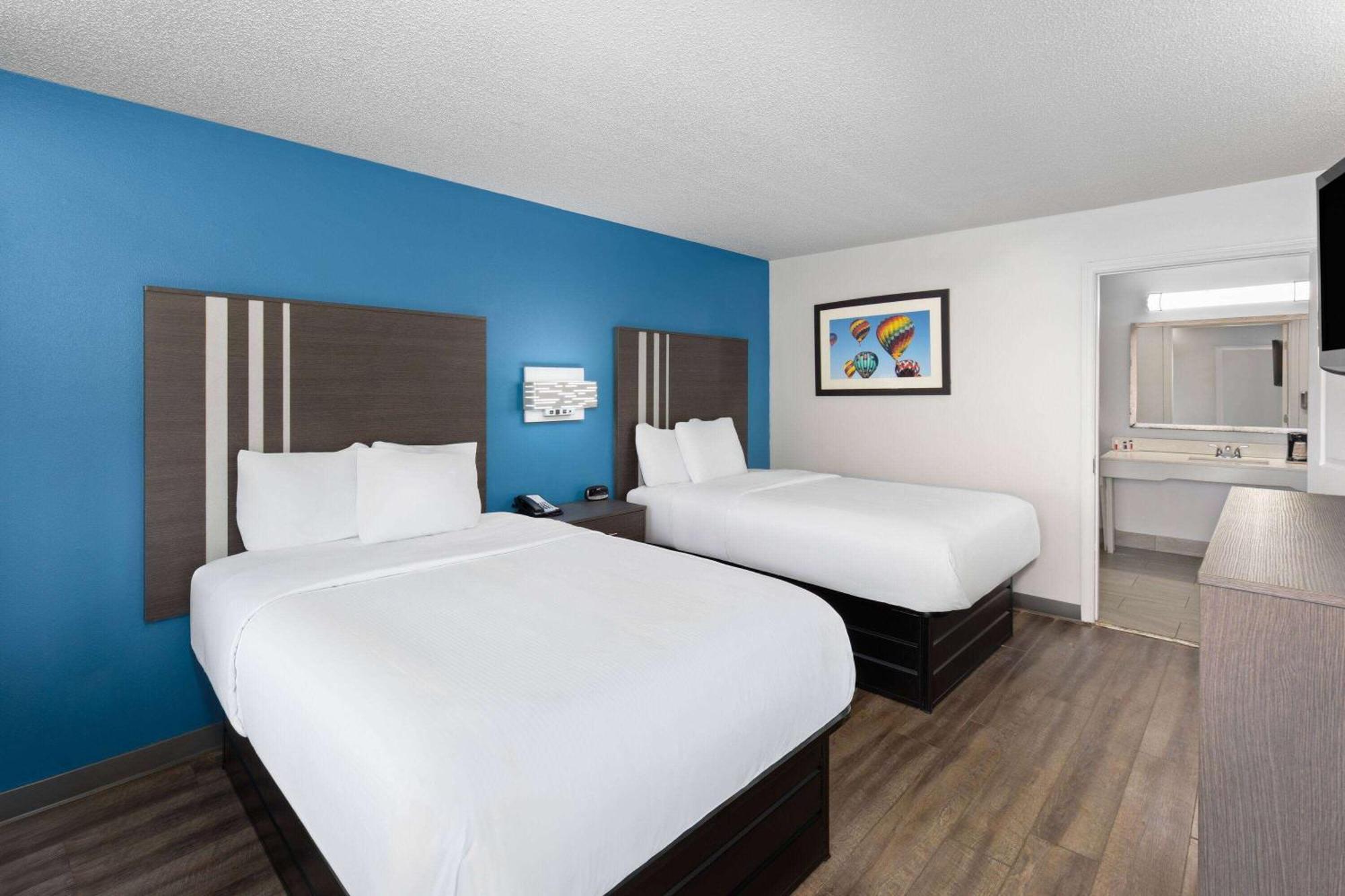 Baymont By Wyndham Selma Hotel Bagian luar foto