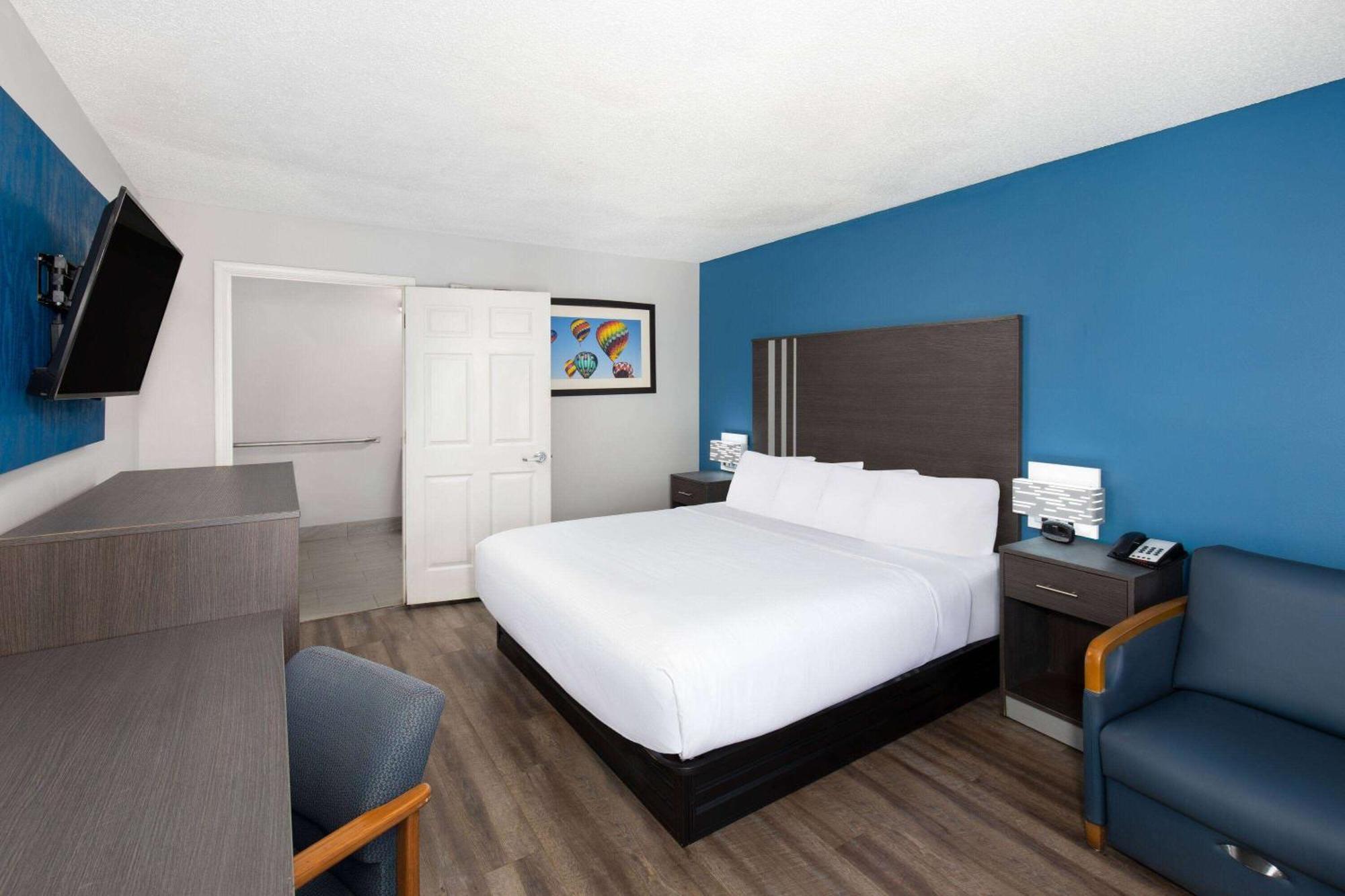 Baymont By Wyndham Selma Hotel Bagian luar foto