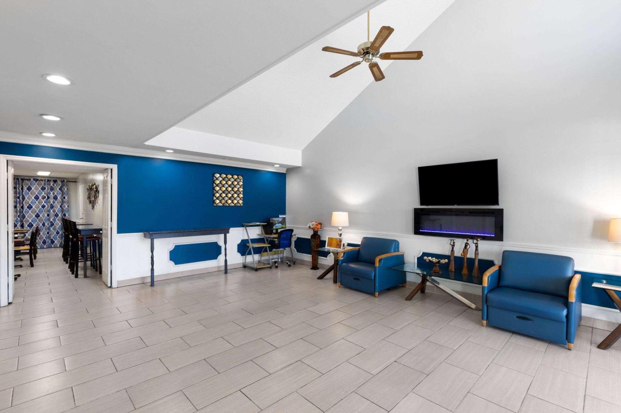Baymont By Wyndham Selma Hotel Bagian luar foto